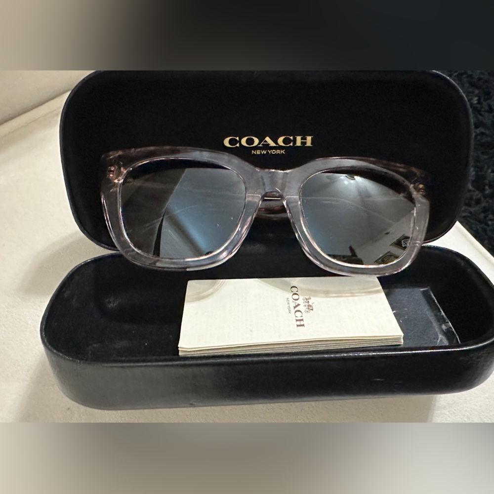 New never worn comes with case  Coach sunglasses HC 8318 (C3449) - Picture 7 of 7